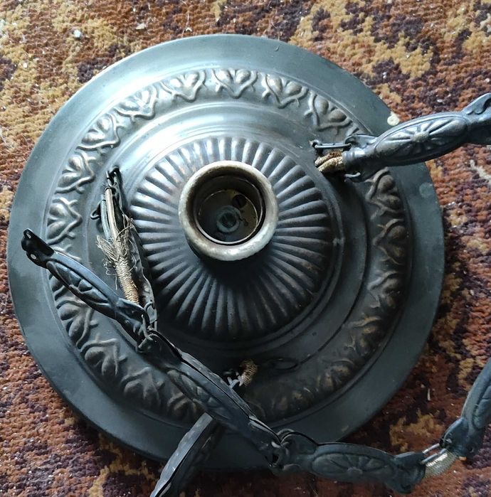 Stary przedwojenny żyrandol