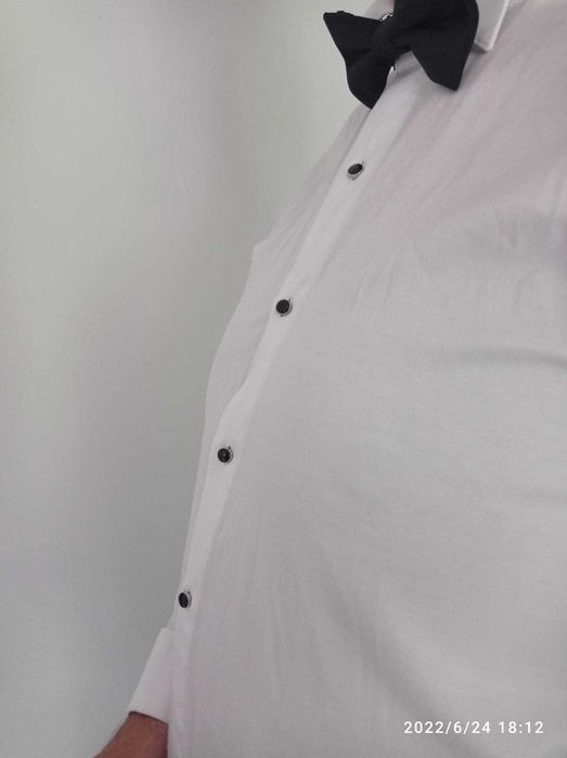 Smoking ślubny Lancerto granatowy razem z koszulą Pako Lorente SlimFit