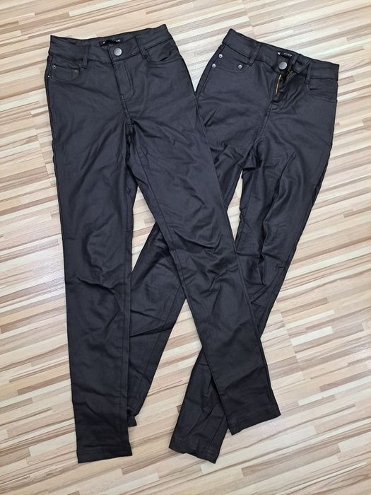 Dwie pary spodnie woskowanych skórkowych Sinsay 32