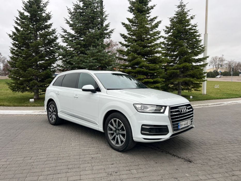 Продам Audi Q7 2016