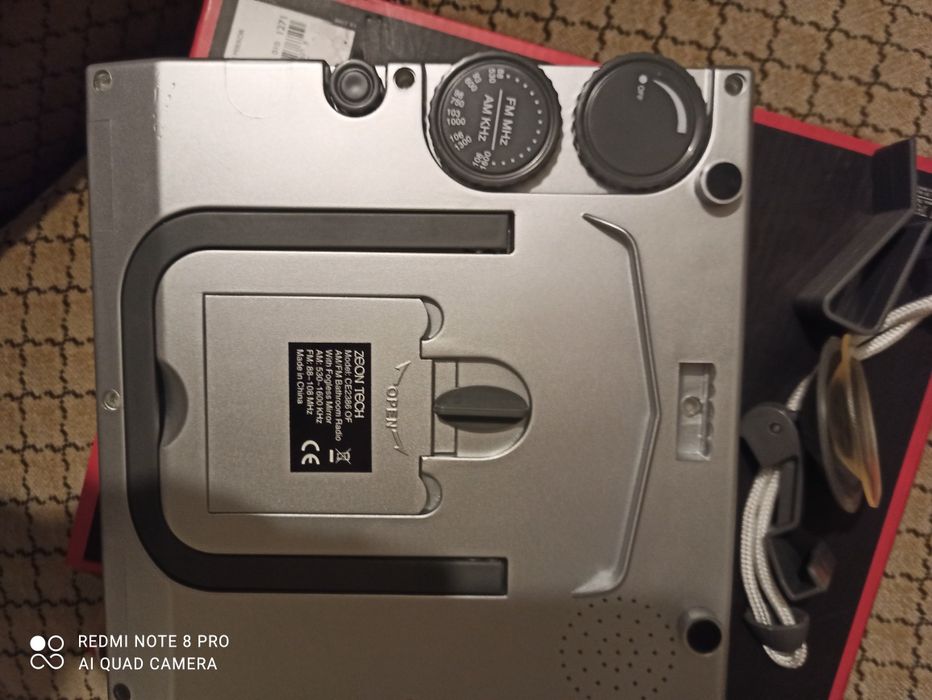 Radio com espelho para casa de banho