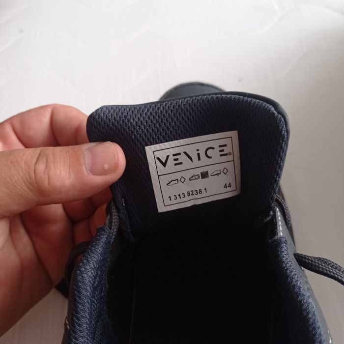 Nowe buty 45 + druga para gratis