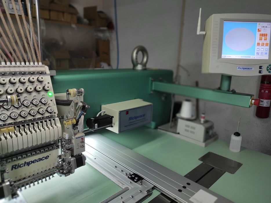 Máquina de Bordar Richpeace 12 cabeças