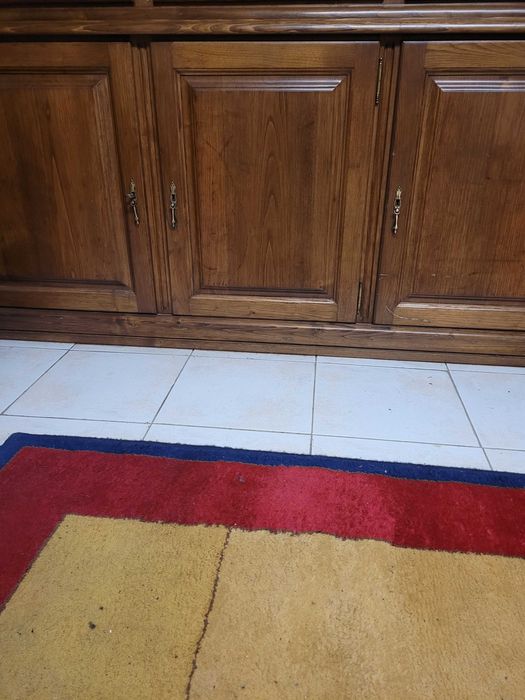 Móvel Vitrine em Madeira de Castanho