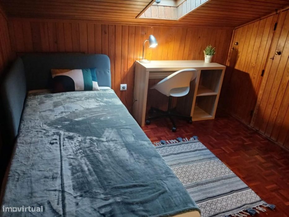 Quarto - localizado em Casal do Bispo Coimbra
