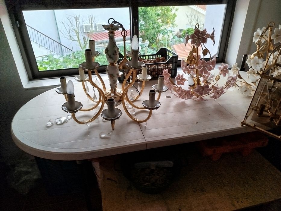 Candeeiro com banho de ouro