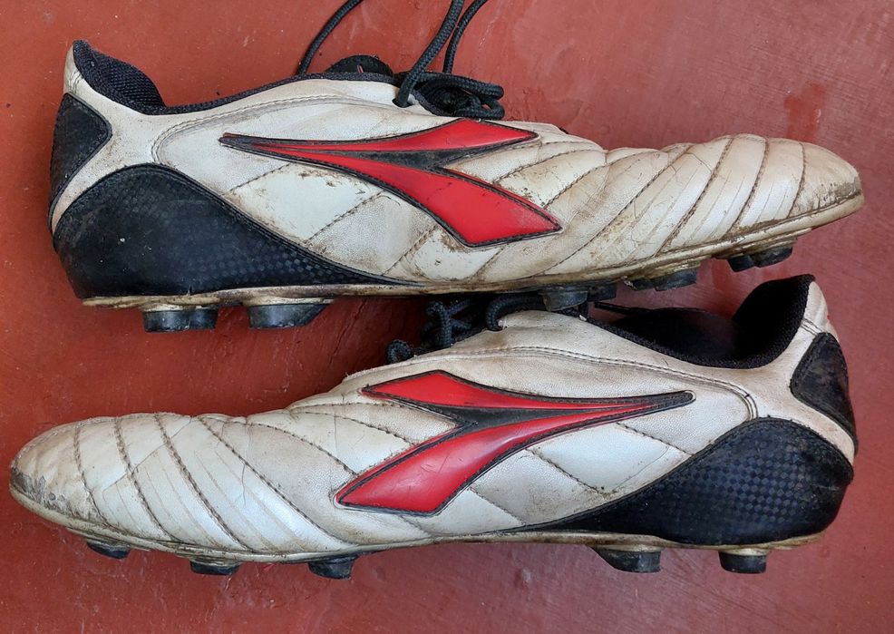 Продам  бутси 45 р.