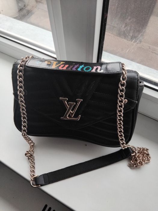 Продаю женская сумка Vuitton new wave