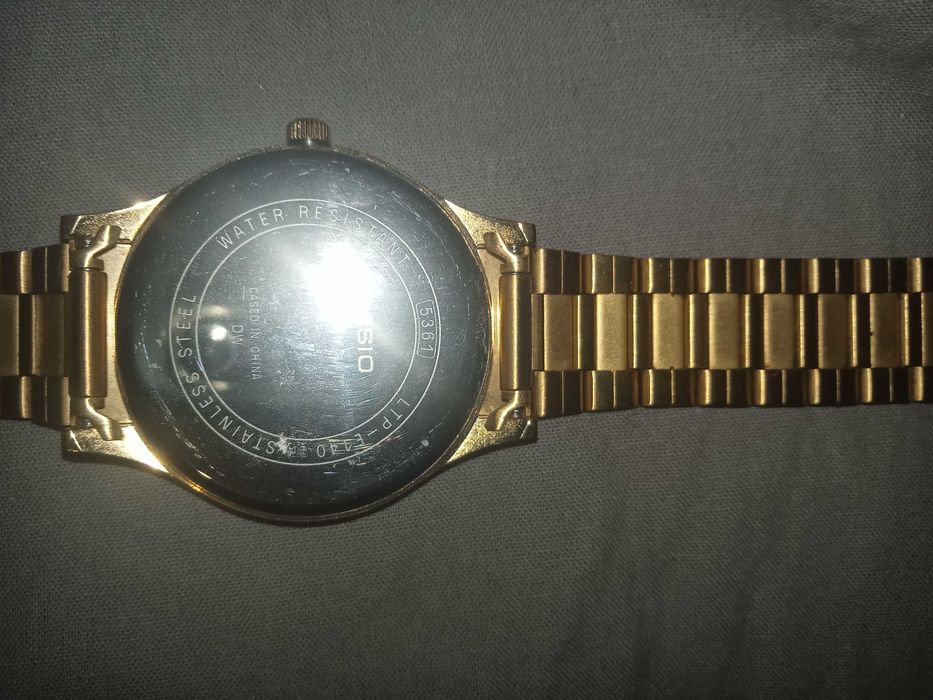 Relógio Casio Dourado e preto