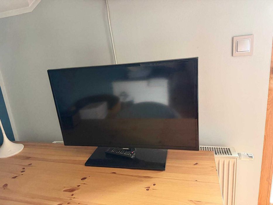 samsung UE32F5000aw wraz z anteną