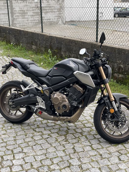 Honda CB650R 2021 – Como Nova + Extras