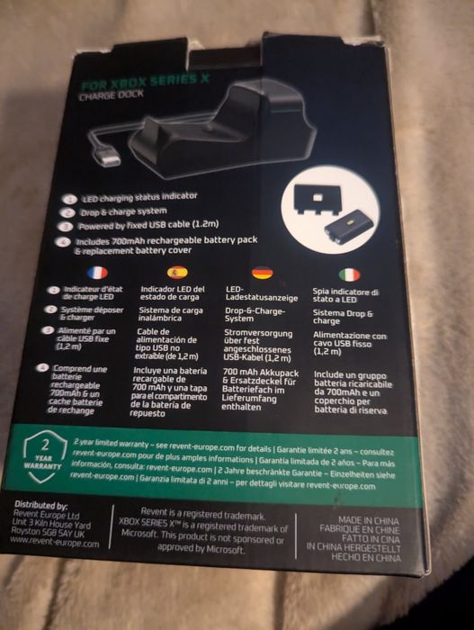 Stacja Ładująca Do Padów Xbox S/X Revent 2 baterie w zestawie plus klapka do pada
