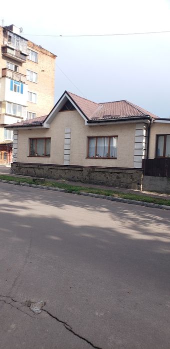 Здам в оренду або продам під офіс,магазин