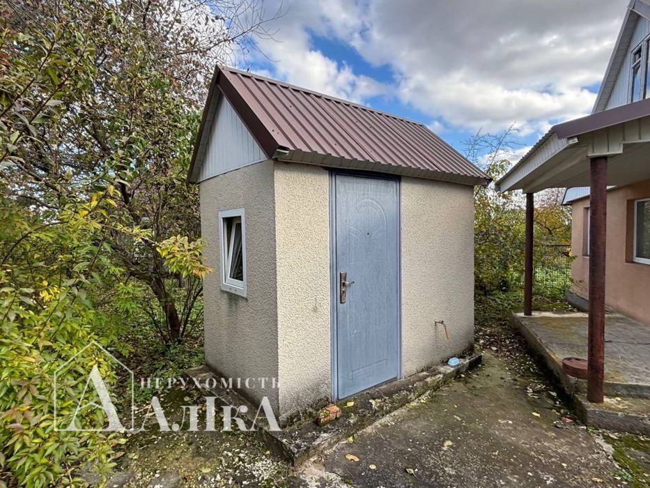 Продам будинок біля міста