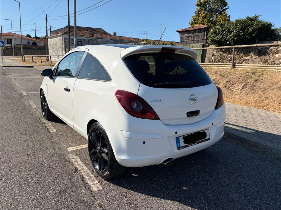 Opel Corsa 1.2 Black Edition 86cv | 2011 | 195.592 km foto 3