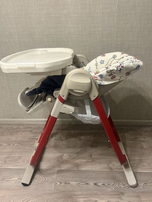 Продам стільчик для годування Chicco Polly