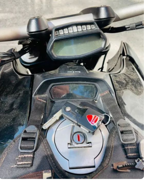 Ducati Diavel para peças