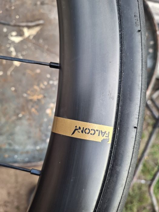 Tylne koło karbonowe Falcon 28' + opona Pirelli P Zero + kaseta SunRac