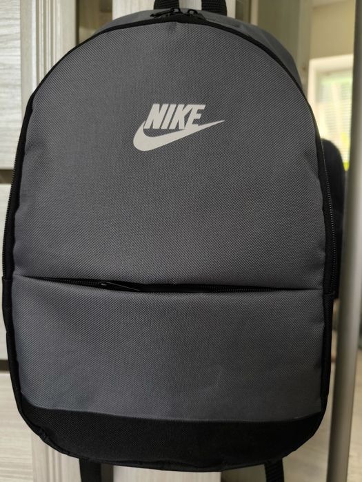 Рюкзак спортивний не великий Nike