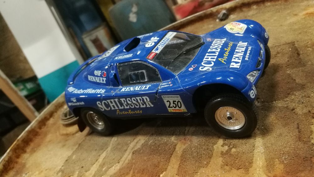 Bburago 2000 buggy schlesser renault megane italy dakar