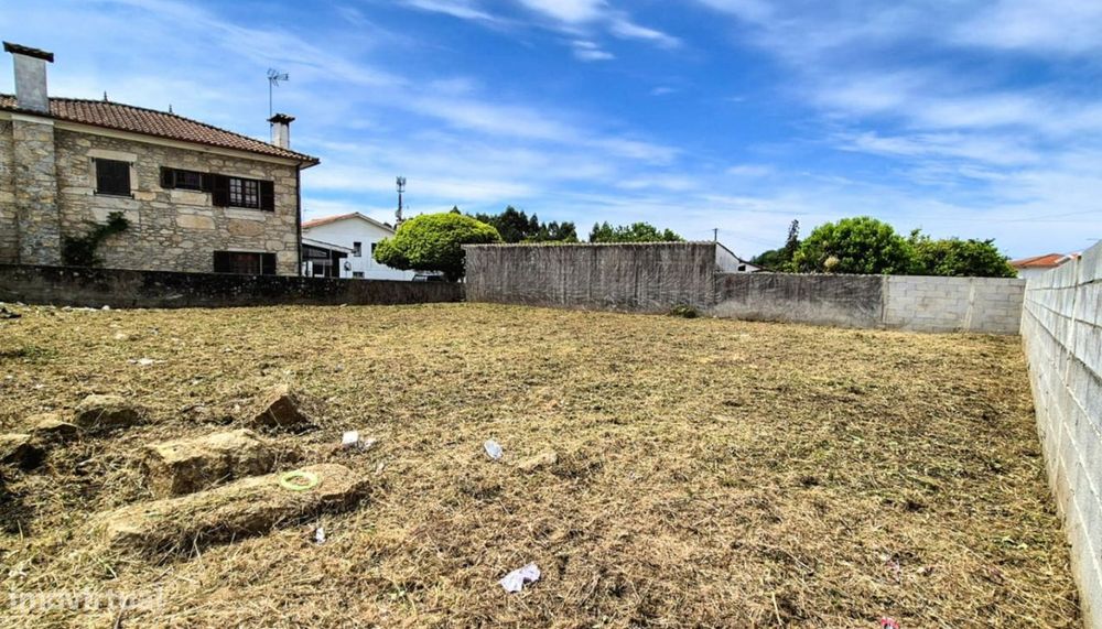 Venda de terreno para construção com 387m², Barroselas, Viana do Ca — Barroselas E Carvoeiro, Viana do Castelo