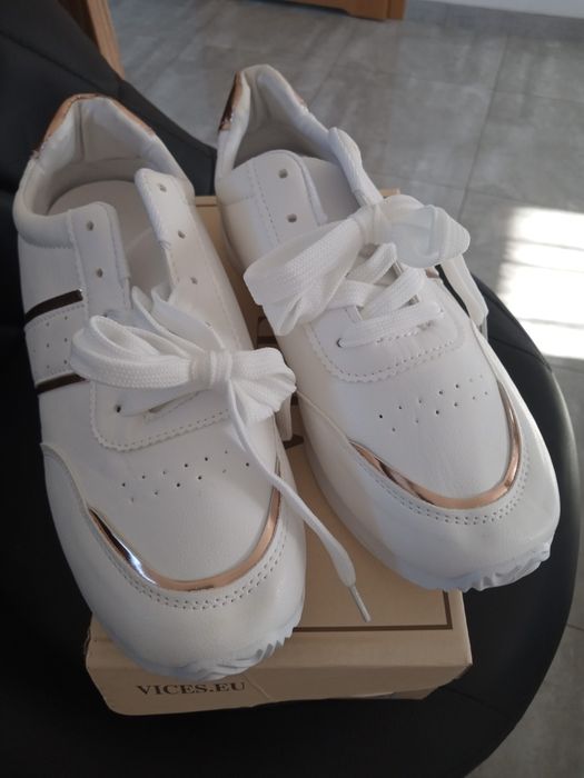 Białe adidasy roz.38