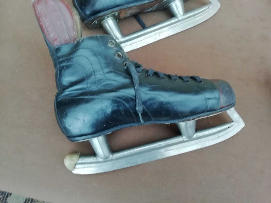 Łyżwy hokejowe z butami z PRL rozmiar 42