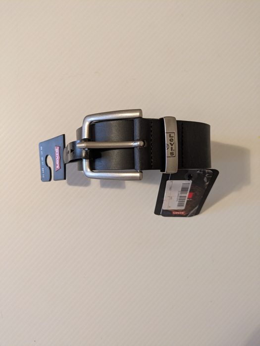 Pasek męski skórzany "Levi's". Brązowy. 120 sm. Pozdrawiam.