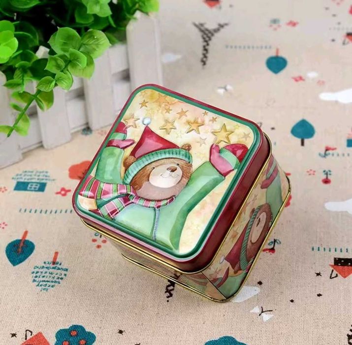 Caixa metálica de Natal