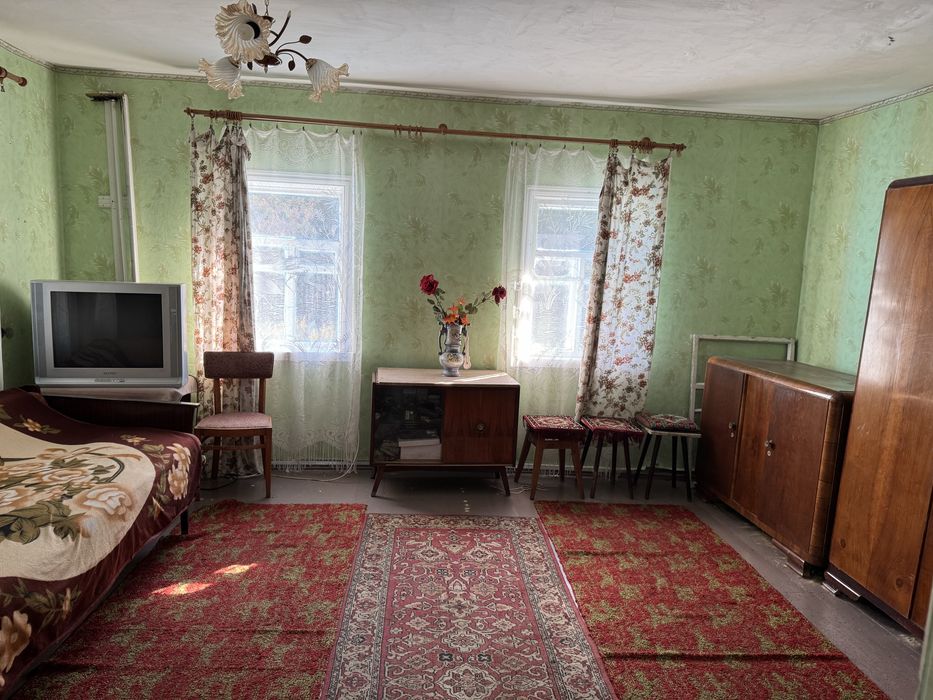 Продажться будинок