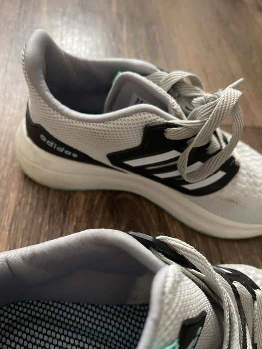 Продам кроссовки Adidas! Для бега, спорта, очень крутые! Недорого!