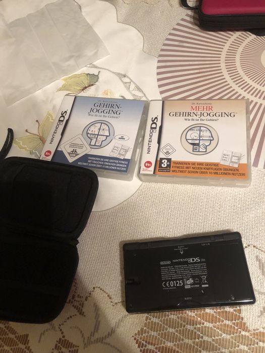 Konsola Nintendo DS Lite + 2 gry (Dr Kawashima's Gehirn-Jogging) + etui