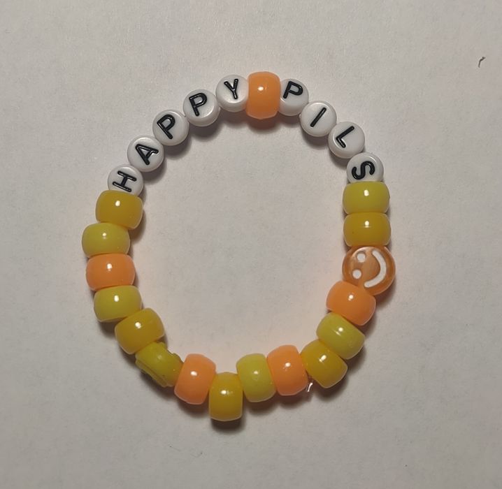 Własnoręczna bransoletka "happy pills" handmade