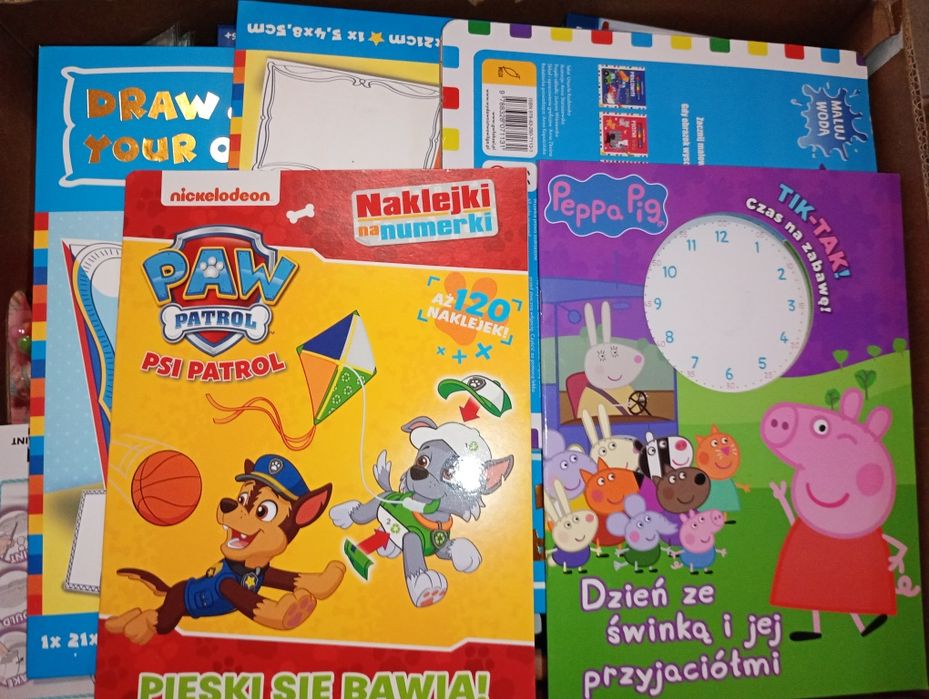 Zestaw karton mix Biedronka action inne 60 sztuk S1218