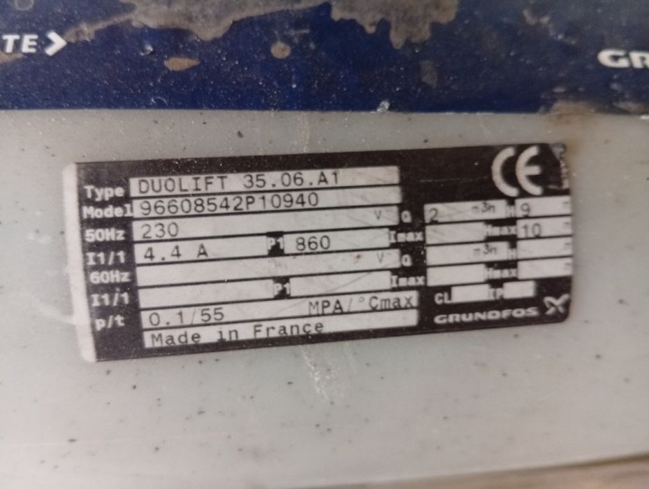 Depósito recolha de aguas com 2 bombas Grundfos