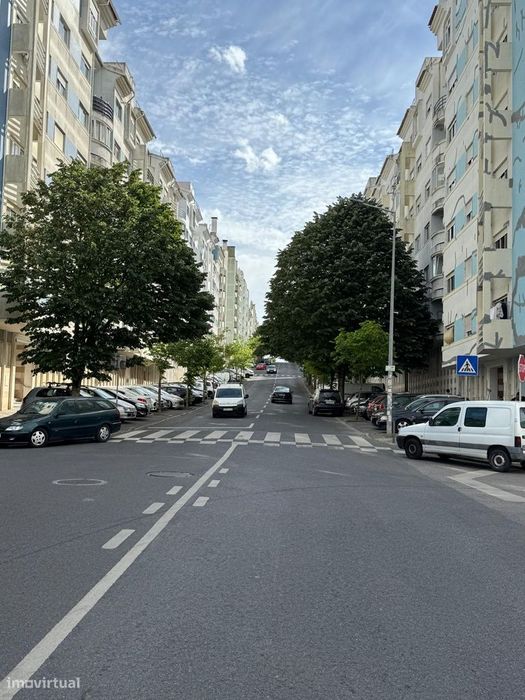 Fantástico Apartamento T2 Totalmente Remodelado com Parqueamento