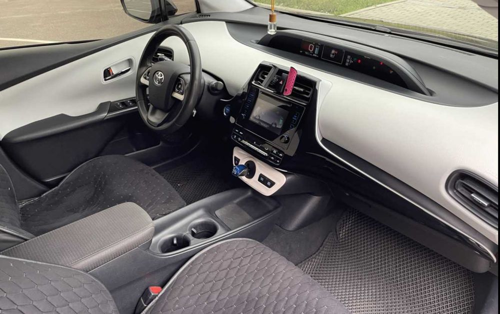 Аренда авто гібрид Prius Camry автомат оренда 4500грн Джета Fusion