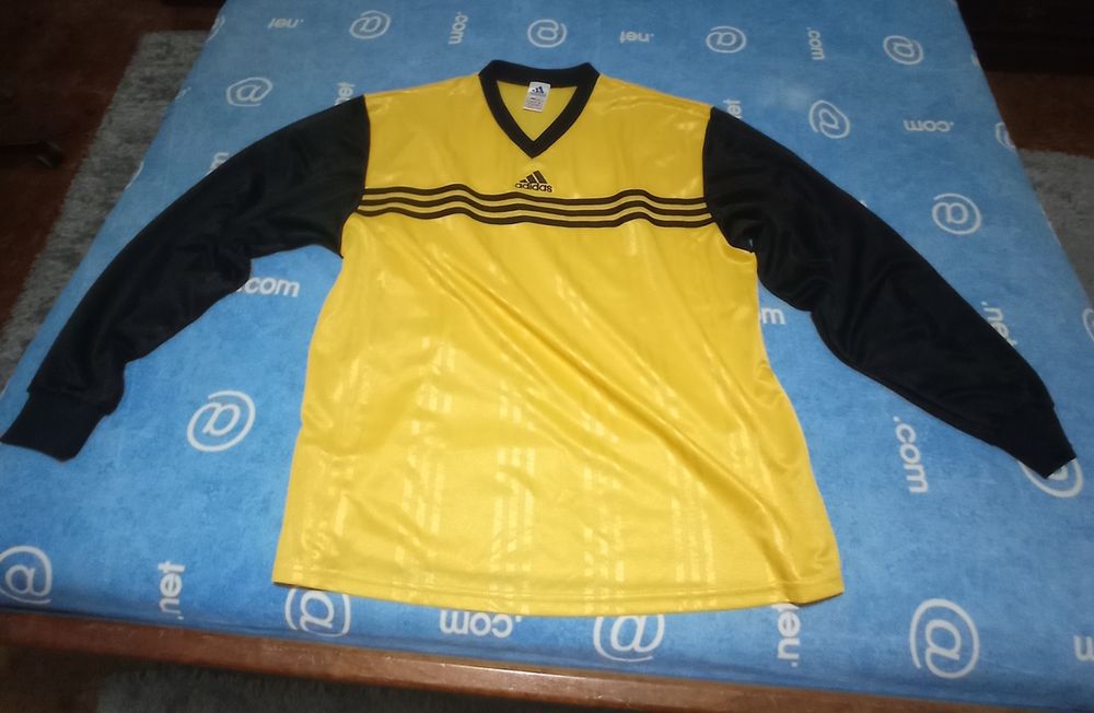 Camisolas de futebol Adidas