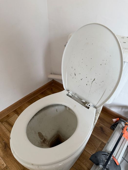 Oddam za darmo WC (kompakt)