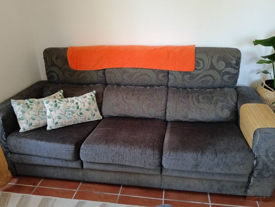 Sofá 3 Lugares, Puff, Tecido Cinza