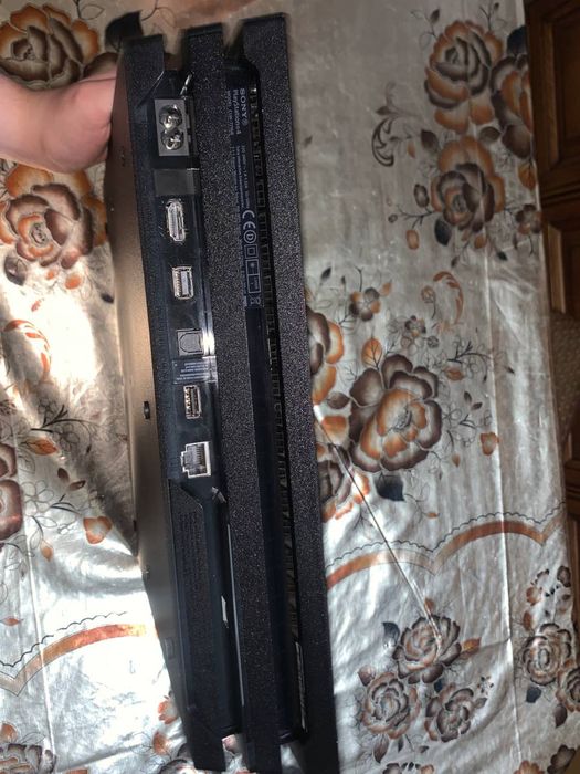 Sony PlayStation 4 Pro 1TB — СТАН, ЯКИЙ ВРАЖАЄ