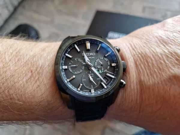 Nowy Seiko Astron Green Dial GPS Solar Watch SSH079J1