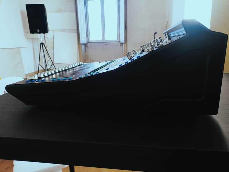 Mesa de Mistura - Allen & Heath SQ-5 48-Channel Digital Mixer/USB Interface
