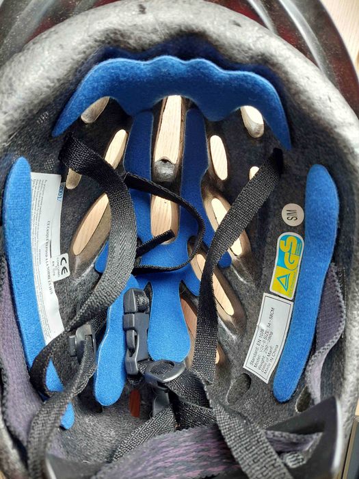 Capacete de ciclismo em muito bom estado