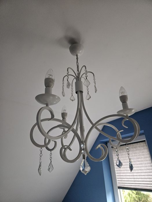 Żyrandol i kinkiet świecznikowy biały klasyczny z kryształkami E14 (Styl Prowansalski / Shabby Chic)