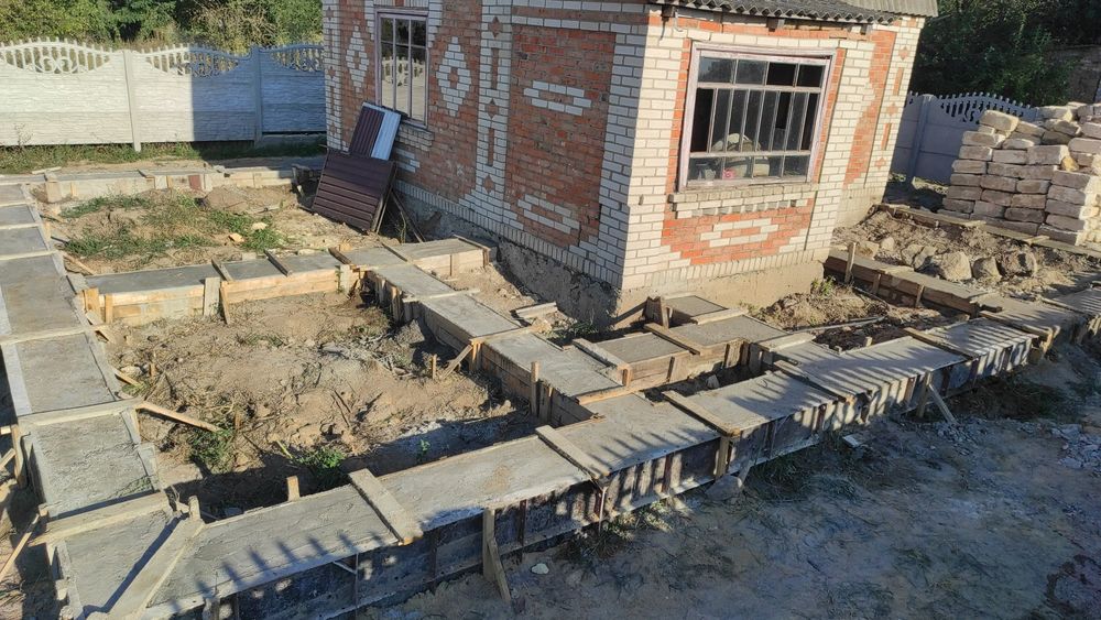 Продам участок  обгороджений по кругу