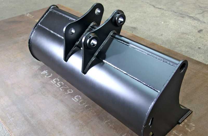 Escavadora/Giratória 1,8t LiuGong 9018F+3 baldes + Broca - como novo