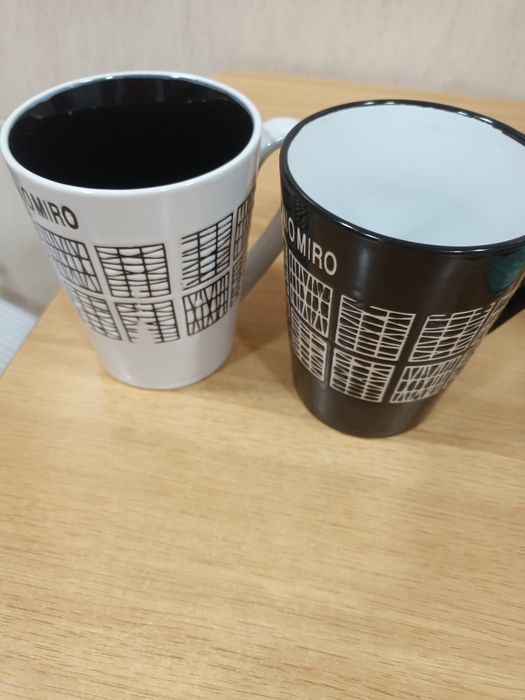 Três chávenas do António Miro.