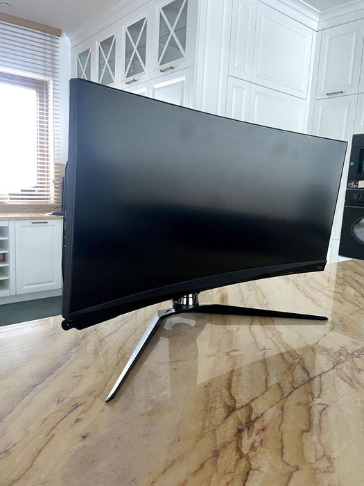 MSI MEG381CQR Plus 38” Nano IPS 144Hz 3840×1600 | TOP