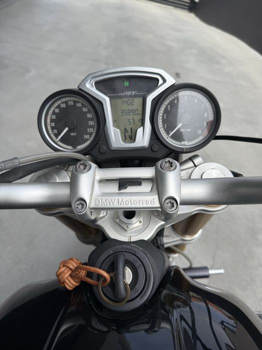 BMW R nineT – 35.000 km – Escapes Akrapovic – Banco Novo – Extras